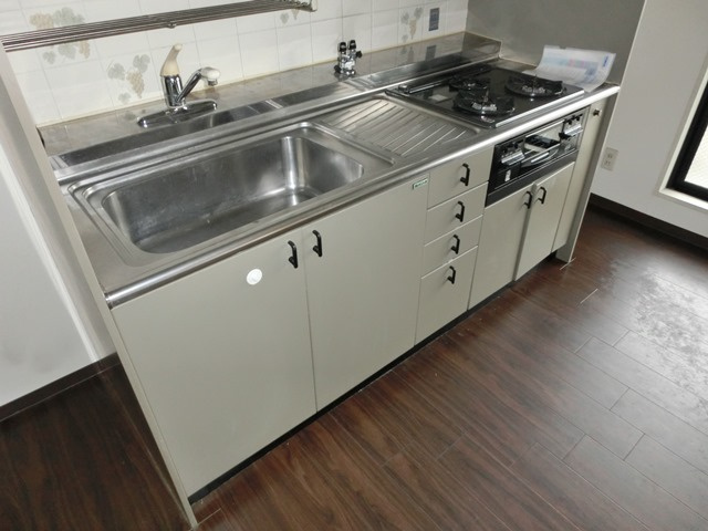 エル三津屋のキッチン