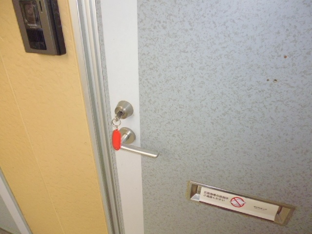 プレジール堀Ａの玄関