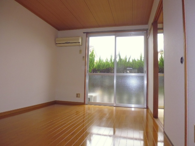 プレジール堀Ａの居間・リビング|洋室