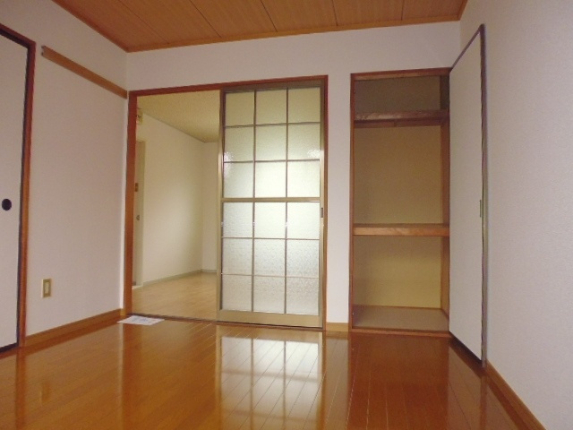 プレジール堀Ａの居間・リビング|洋室