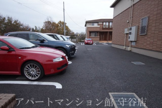 【駐車場】