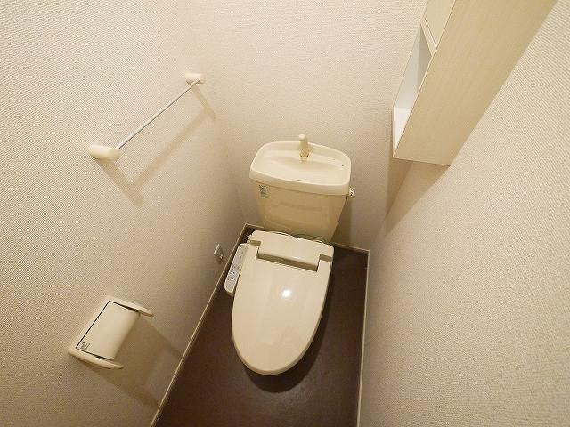 レジデンス西九条のトイレ|シンプルで使いやすいトイレです