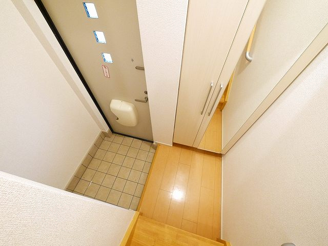 レジデンス西九条の玄関|ゆったりとした玄関です