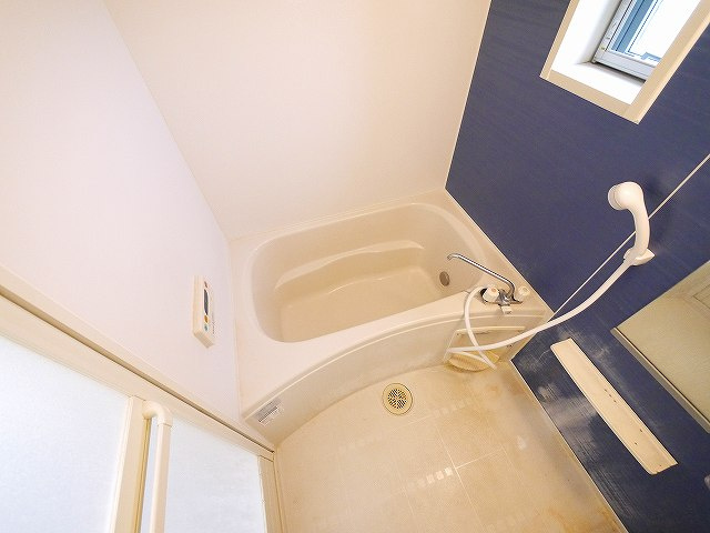 レジデンス西九条の浴室|きれいなお風呂です