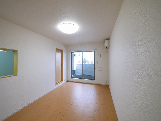 レジデンス西九条の居間・リビング|ゆったりとしたリビングです