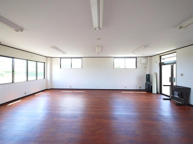 吐師久保　貸事務所の内装