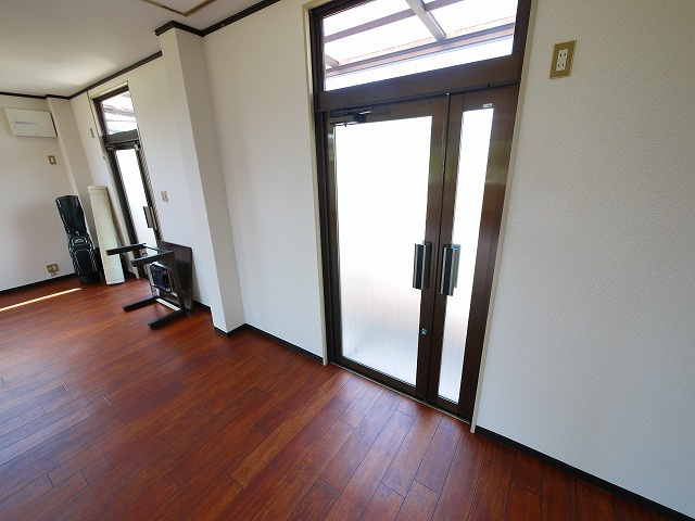 吐師久保　貸事務所の内装