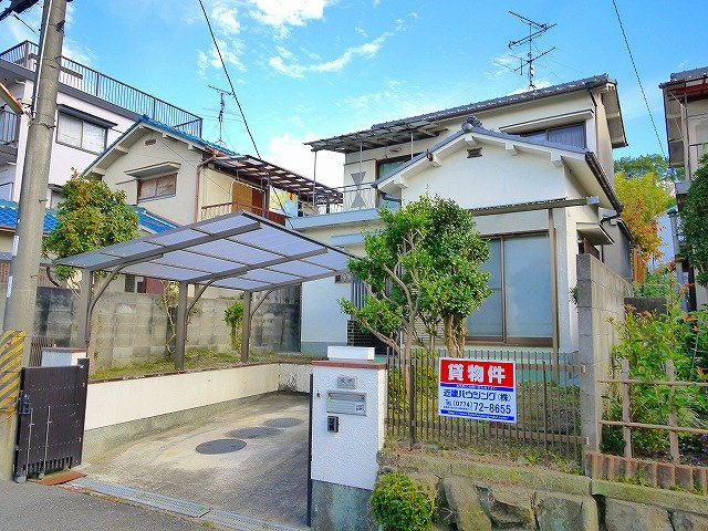 クレスタ片山の外観