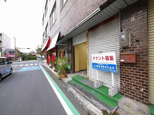 サンバード新大宮のエントランス