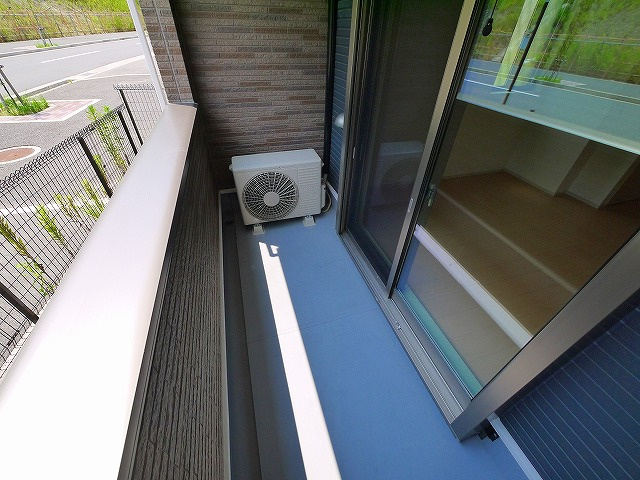 アルカンシエルコリーヌのバルコニー|外からの目が気にならないバルコニーで洗濯物が干せます