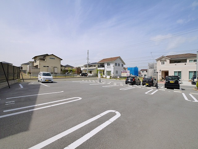 アルカンシエルコリーヌの駐車場|駐車場完備です