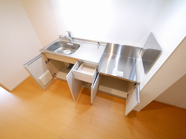 アルカンシエルコリーヌのキッチン|コンパクトなキッチンで掃除もラクラク