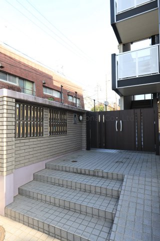レオパレス片倉大丸のエントランス