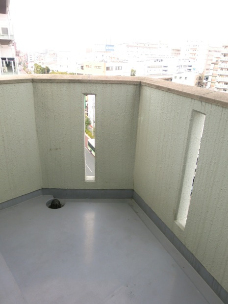 ジオナ十三のバルコニー