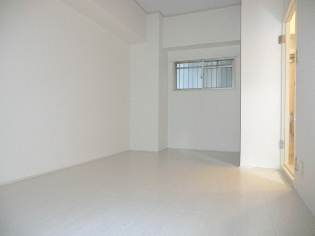 ジオナ十三の寝室