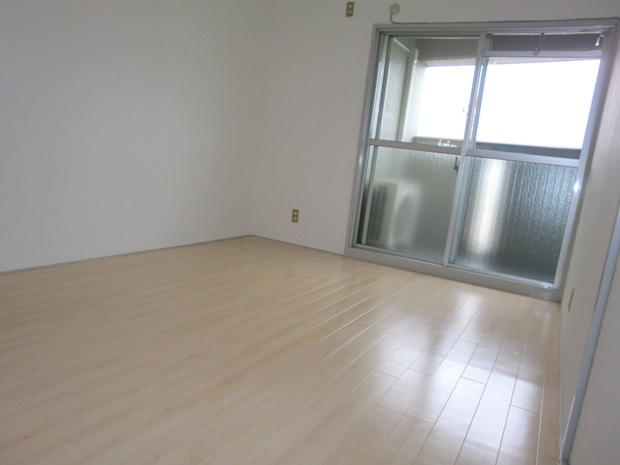 ジオナ十三の居間・リビング