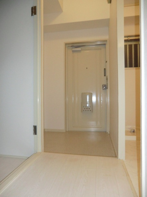 ジオナ十三の玄関