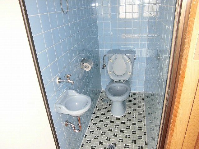 糸満市西崎町３丁目のアパートのトイレ