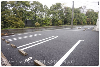 【駐車場】