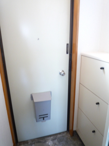 ハイツ菊水の玄関