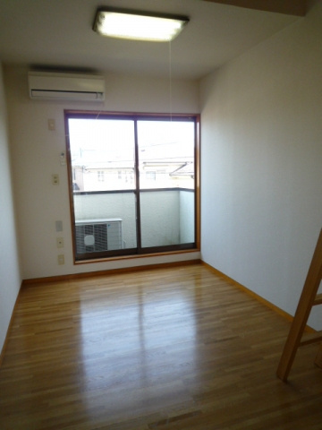 ハイツ菊水の居間・リビング