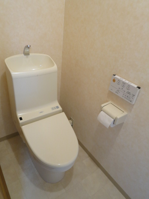 萩山町2丁目貸家のトイレ