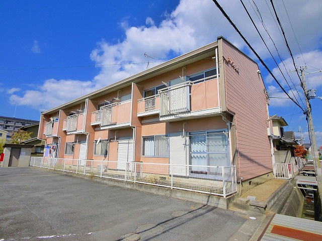 メゾン松塚の外観|落ち着いた雰囲気の外観です