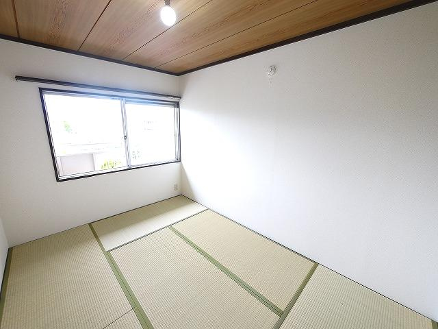メゾン松塚の和室|趣のある和室です
