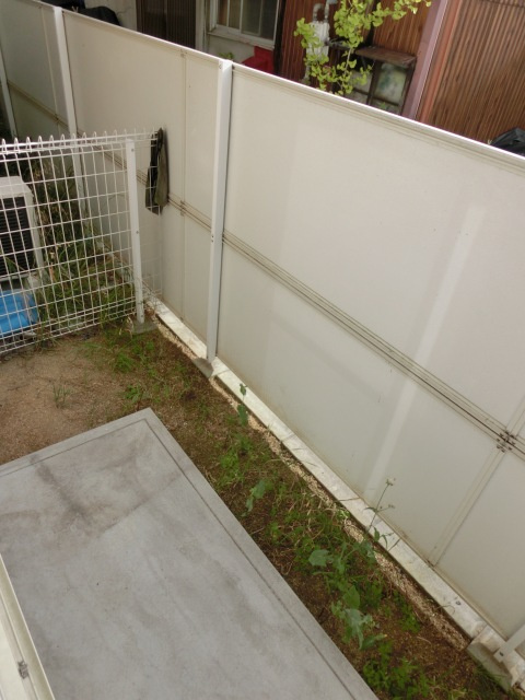 豊中市大島町１丁目のアパートのバルコニー