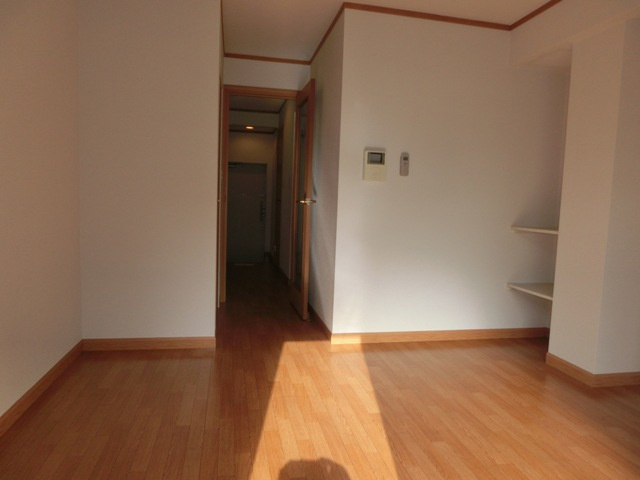 豊中市大島町１丁目のアパートの居間・リビング