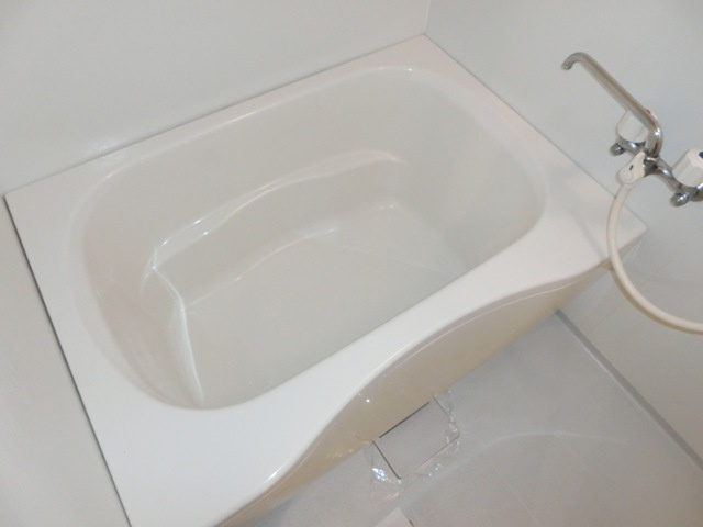 豊中市大島町１丁目のアパートの浴室