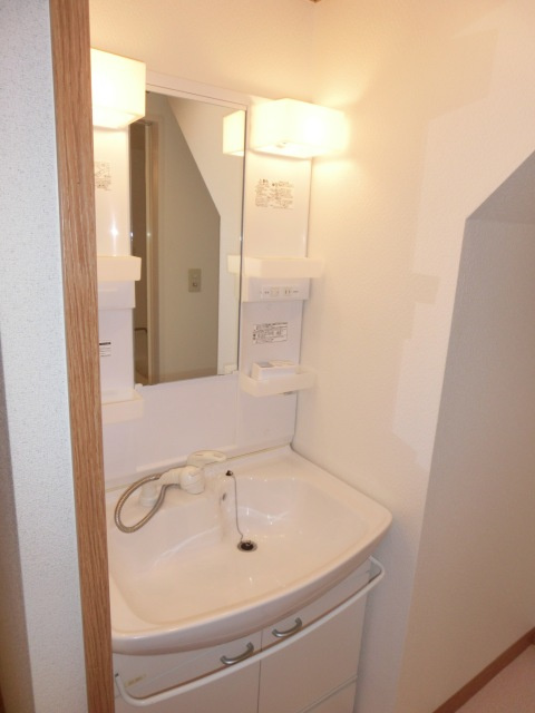 豊中市大島町１丁目のアパートの独立洗面台