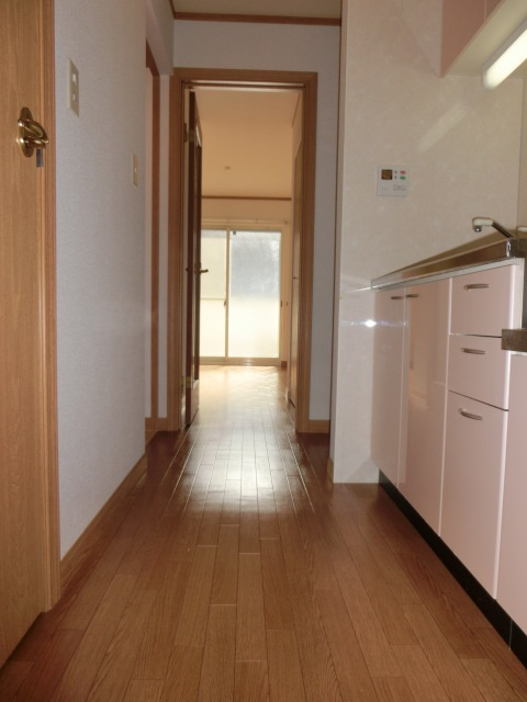 豊中市大島町１丁目のアパートの居間・リビング