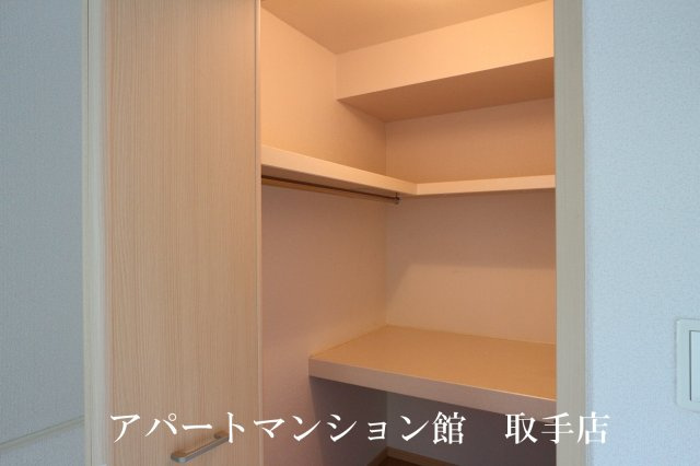 パーク・ヒルズ利根弐番館の収納