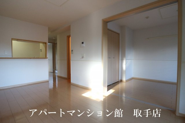 パーク・ヒルズ利根弐番館の居間・リビング