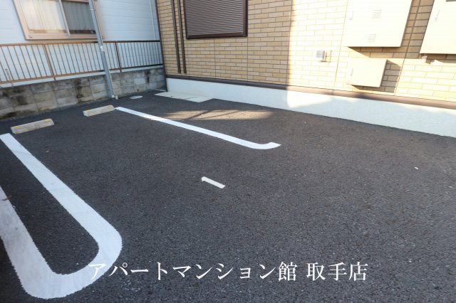 シャンテ藤代の駐車場