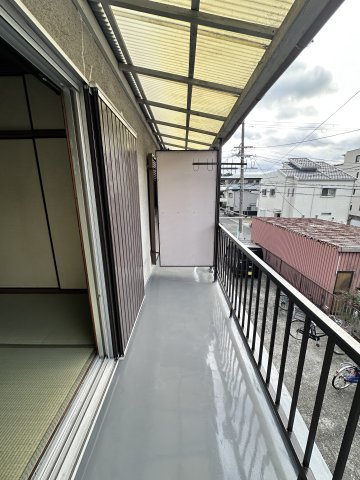 尼崎市若王寺２丁目の文化住宅のバルコニー
