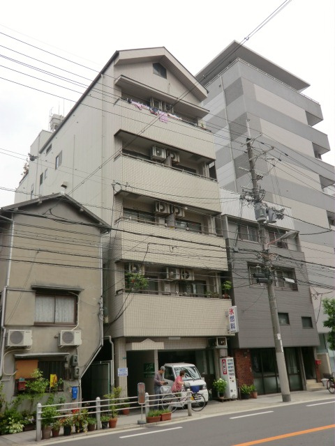 メデューセ新島の外観