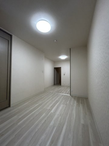 メデューセ新島の洋室