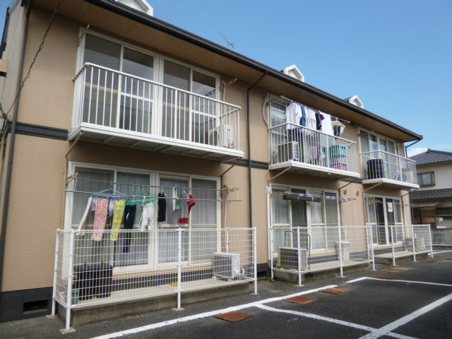 総社市溝口のアパートの外観