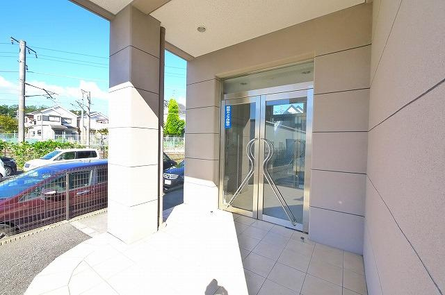 フェリスのエントランス|毎日通るエントランスはこのようになっています