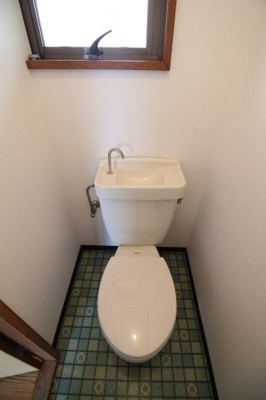 【トイレ】 | 萬屋ビル