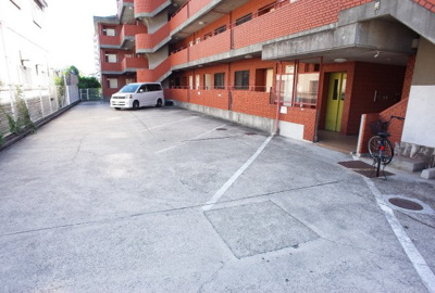 【駐車場】 | ロイヤルメゾン富士 | 駐車場