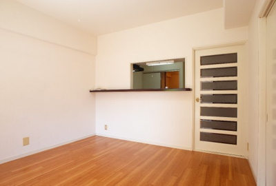 【居間・リビング】 | ロイヤルメゾン富士 | リビング