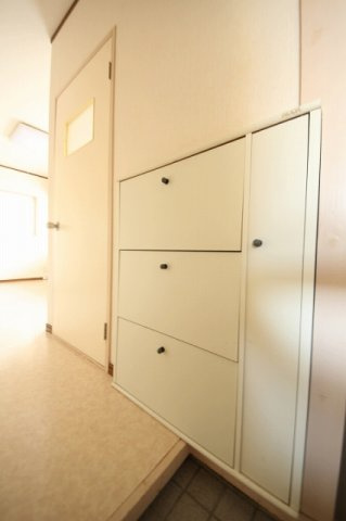 アレストカネコの玄関|落ち着いた玄関です