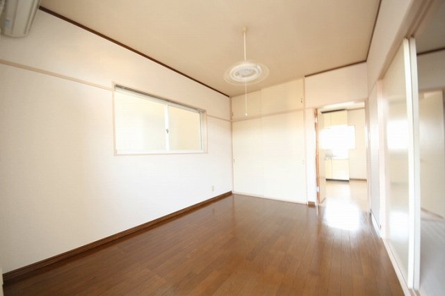 アレストカネコの寝室|６帖の洋室になります