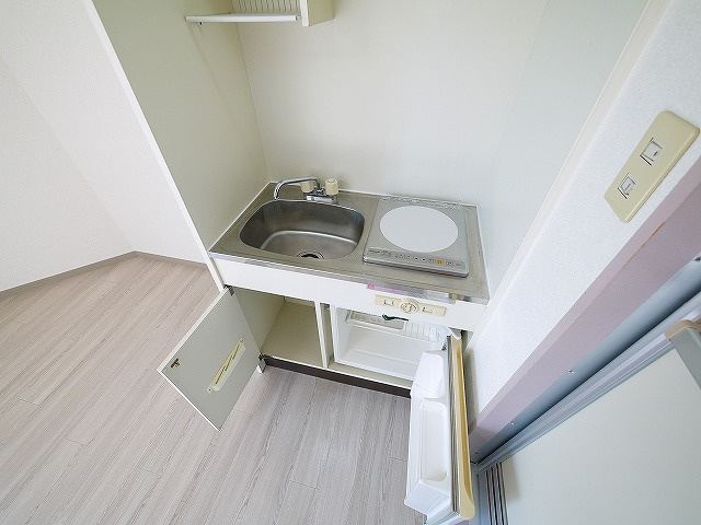 シティパレス富雄南のキッチン|コンパクトなキッチンで掃除もラクラク