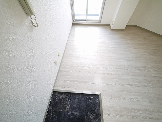 シティパレス富雄南の玄関