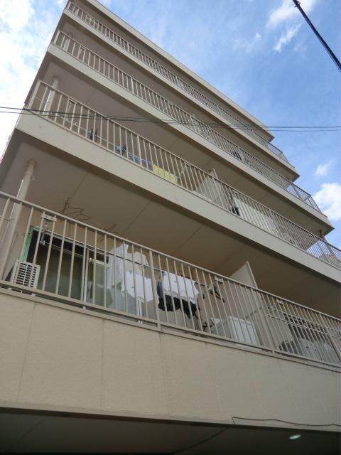 大阪市淀川区三津屋北１丁目の賃貸マンションの外観