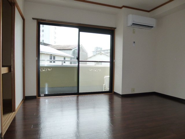 倉敷市老松町２丁目の賃貸マンションの居間・リビング|洋室